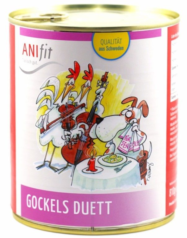 ANifit Premium Nassfutter Gockels Duett Bunte Dose mit tanzenden Hühnern und einem Hund bei einem Essen.