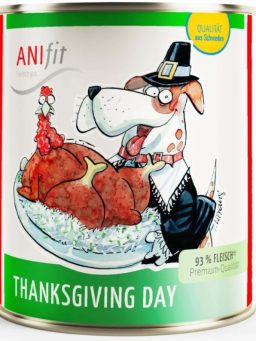 ANIfit Premium Nassfutter für Hunde, Sorte Thanksgiving Day Hund im Pilgerkostüm, der ein Thanksgiving-Gericht mit Truthahn serviert.